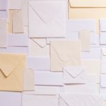 Marketing offline: Las ventajas de los sobres personalizados para pymes y autónomos
